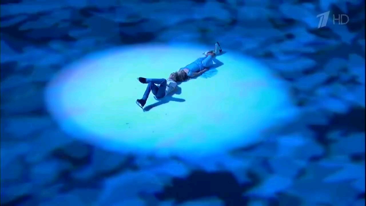 这个世界欠我一个会花滑的青梅竹马